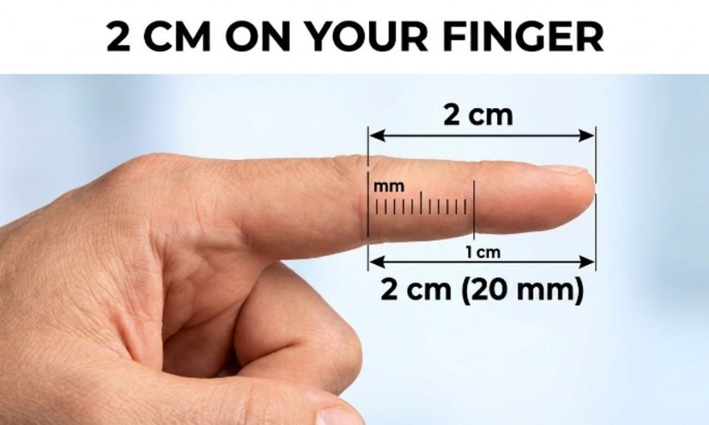 How long is 2 cm on your finger